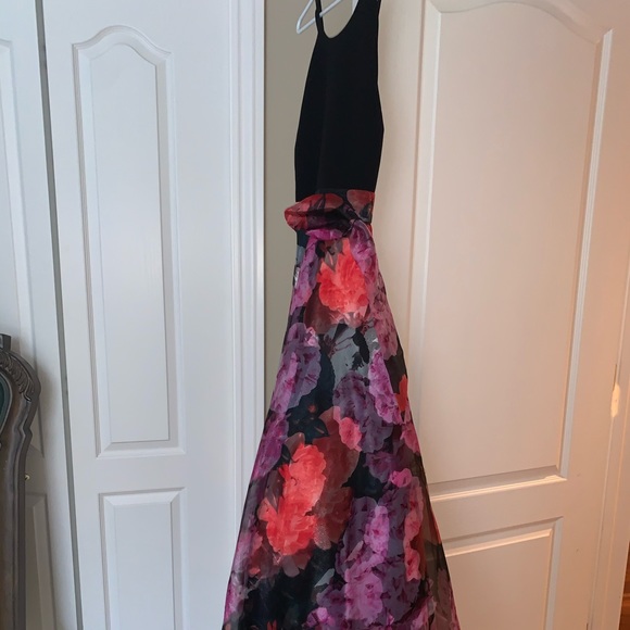 Prom dress! - Picture 2 of 6